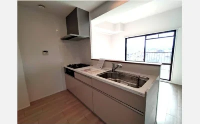 ブリティッシュ・ティンバー泉佐野スウィート　キッチン1