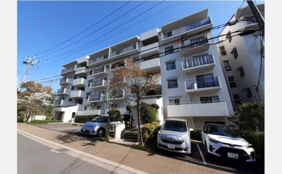 千里緑丘住宅壱七号棟 302号室の外観1