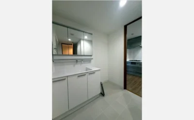 ルネブラン・クール北千里古江台 洗面所1