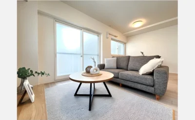 チサンマンション第五江坂 710号室のリビング2