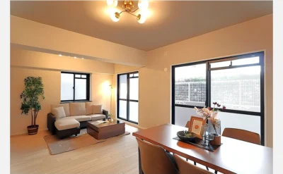 メロディーハイム牧野公園弐番館 107号室のリビング1