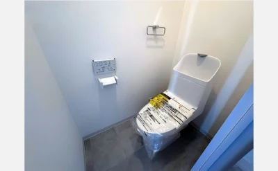 アクシス門真 1303号室のトイレ1